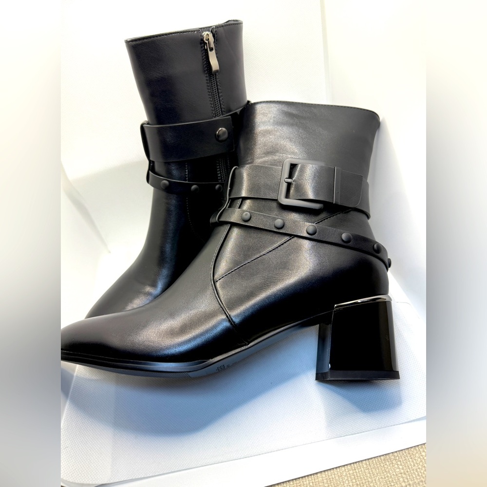 Torgeis New York, Dauphin Women's High Heeled Ankle Boots / Brand new with box